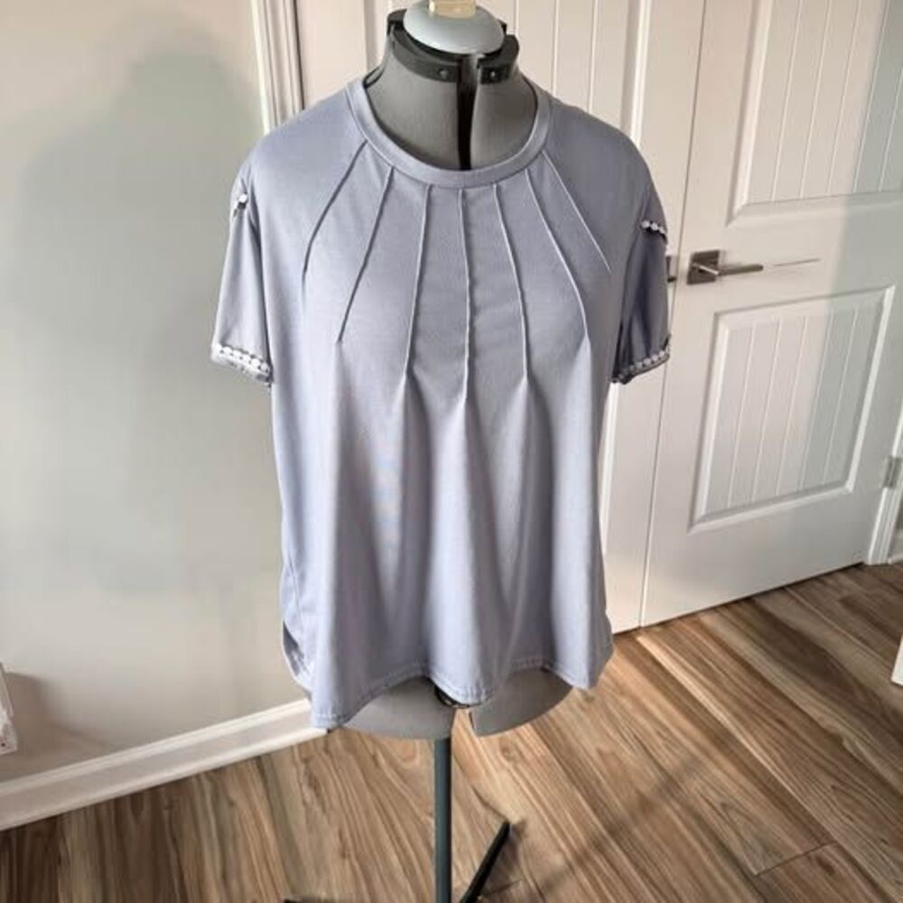Gray/Blue Blouse, 2X, 25” pit‑to‑pit, 25” length, Pleated Top tag says 3XL C7559